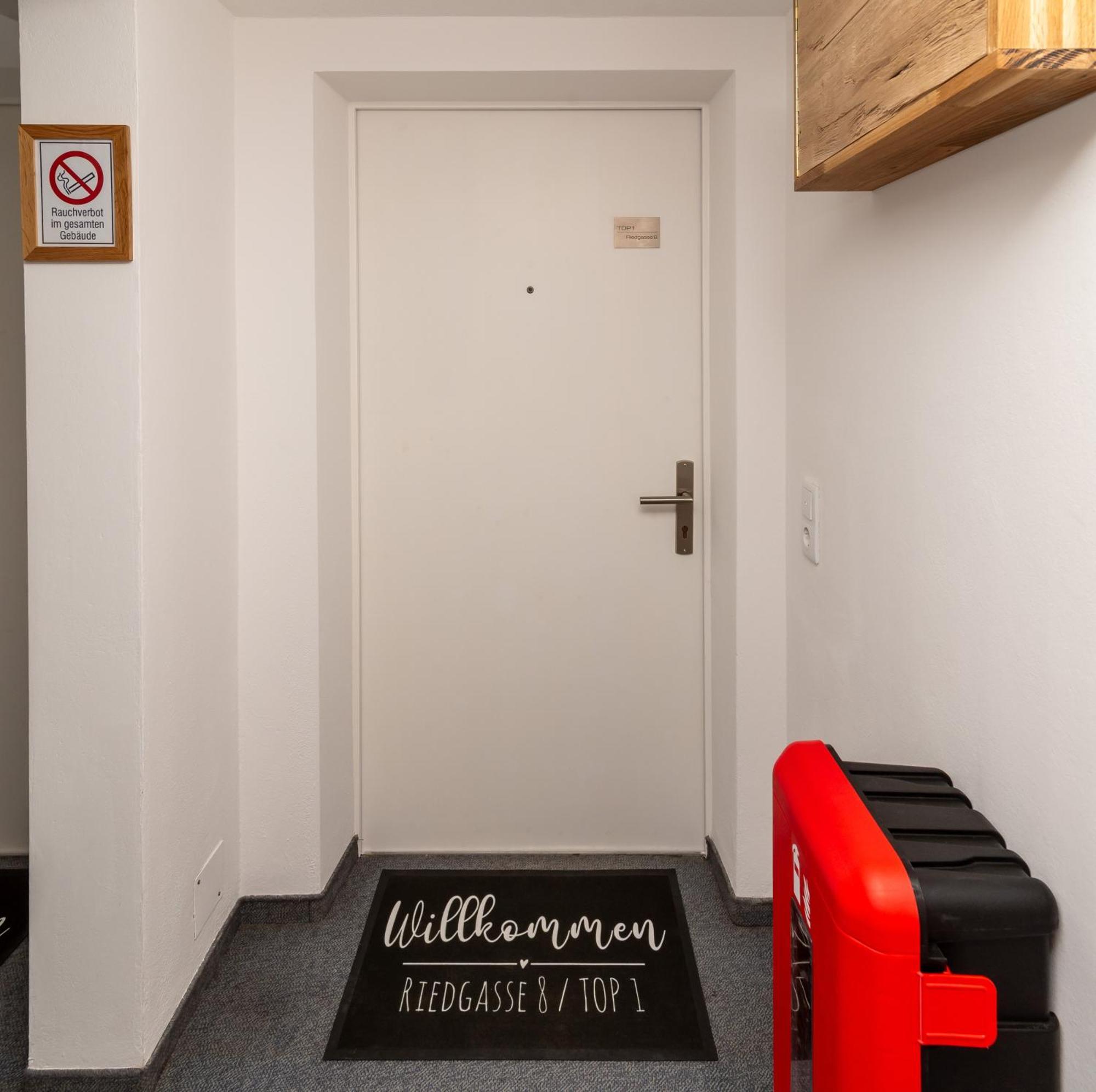Crimson Cottage Apartments Dornbirn Exterior photo